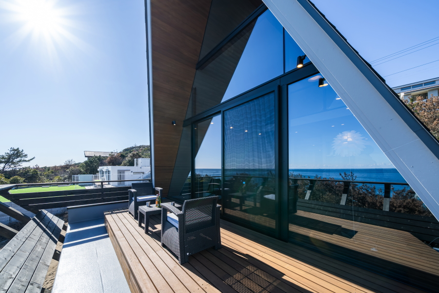 海辺のバルコニー